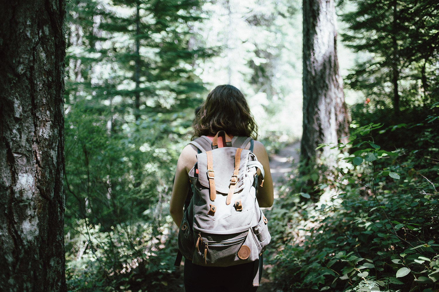 How to Ditch the Clutter and Travel Light